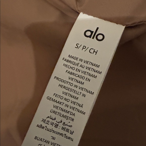 Alo Wool Cropped Metro Tench - Picture 10 of 12